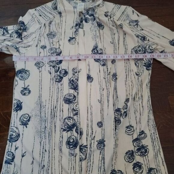Vintage 70s Cream Navy Rose Print Button Shirt - Picture 9 of 13